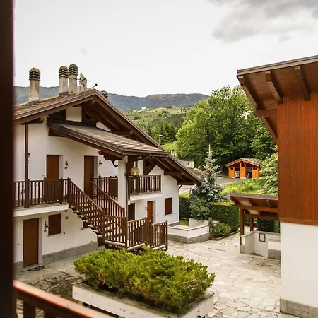 Cielo Blu Casa Alpina Vialattea Tatil Evi *