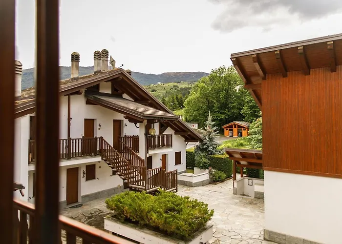 Cielo Blu Casa Alpina Vialattea Casa de Férias *